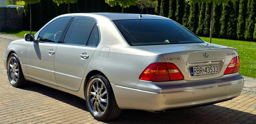 Lexus LS cena 38800 przebieg: 234000, rok produkcji 2003 z Golina małe 781